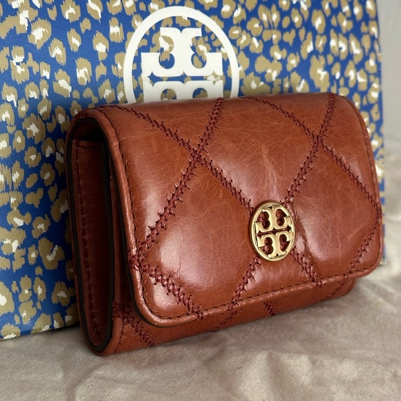 New 🍂 Tory Burch Willa cardholder 🍂 dark whiskey color - Picture 1 of 6
